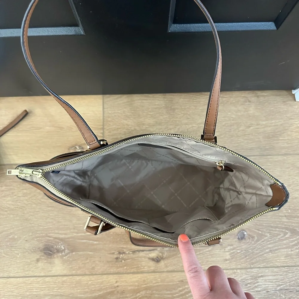 MICHAEL KORS BAG AND LARGE WALLET- BROWN - Picture 9 of 9